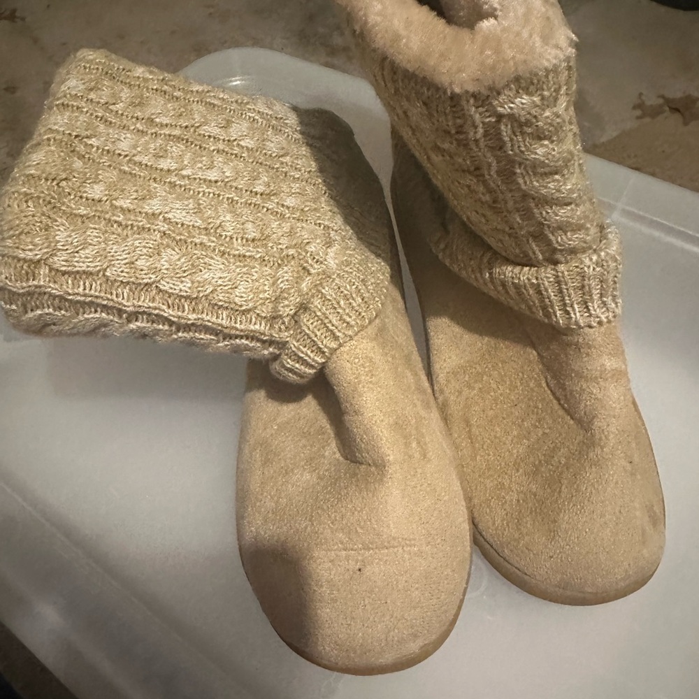 Boot Slippers - Picture 2 of 4
